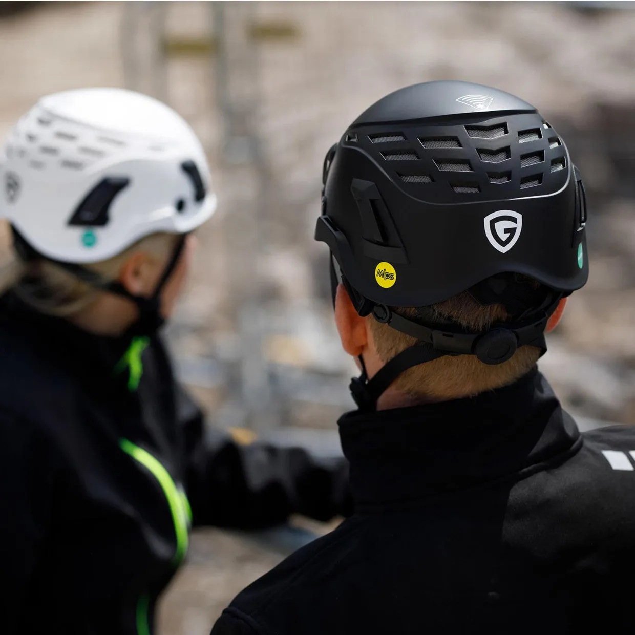 Armet Safety Helmet with MIPS and TwiceMe