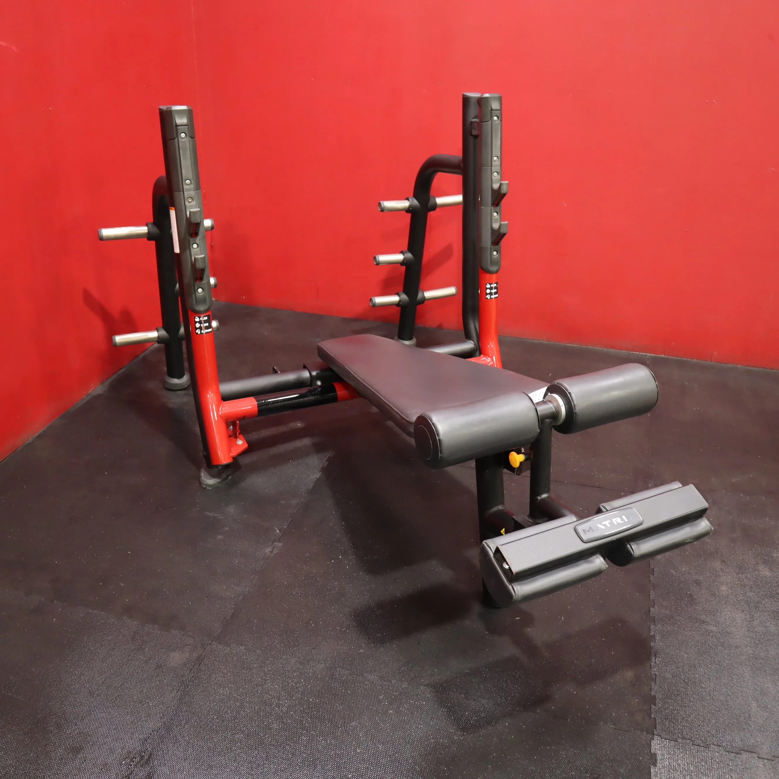 Matrix Breaker Olympic Decline Bench Press (Refurbished)